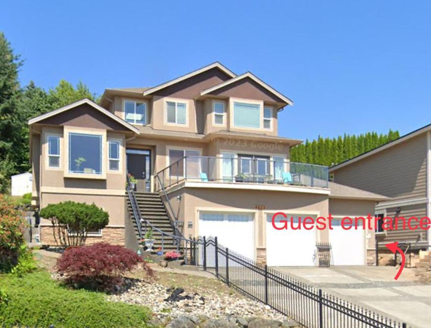 Private 2 Bedrooms Suite Near Hwy 1, Cultus Lake, Heritage Park, Fishing, Coliseum 칠리왝 외부 사진