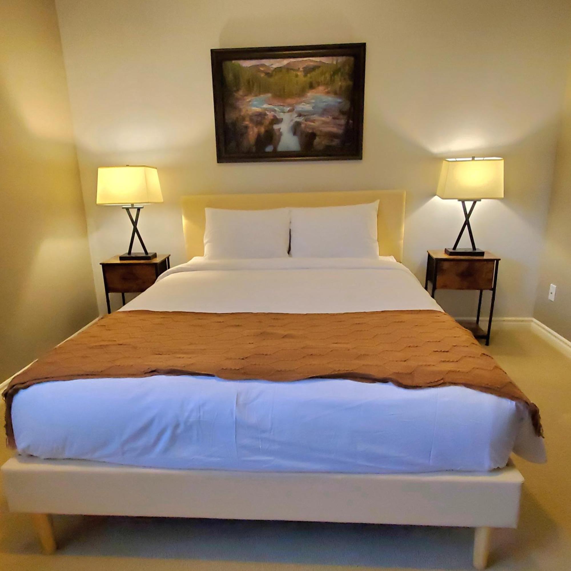 Private 2 Bedrooms Suite Near Hwy 1, Cultus Lake, Heritage Park, Fishing, Coliseum 칠리왝 외부 사진