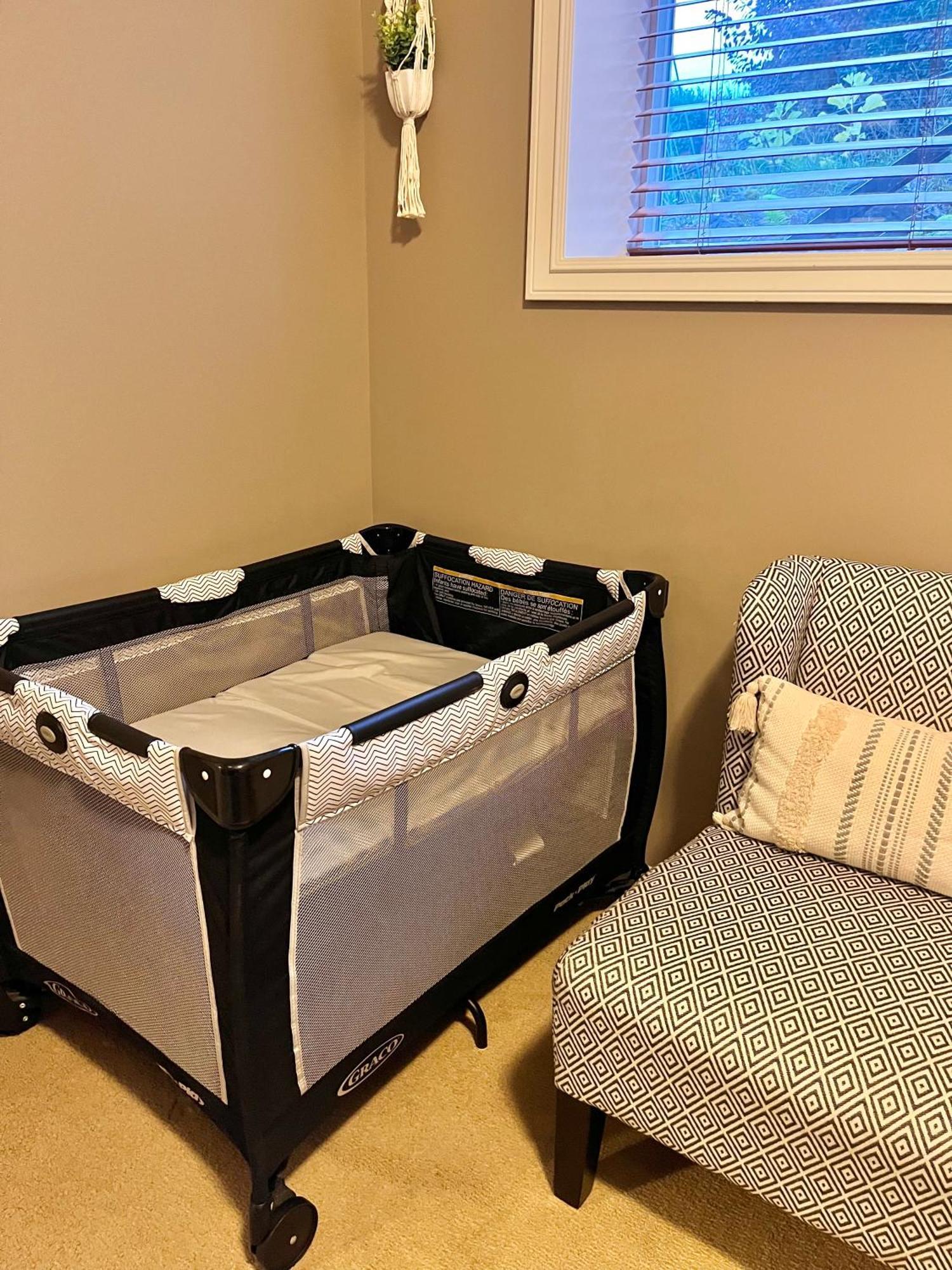 Private 2 Bedrooms Suite Near Hwy 1, Cultus Lake, Heritage Park, Fishing, Coliseum 칠리왝 외부 사진